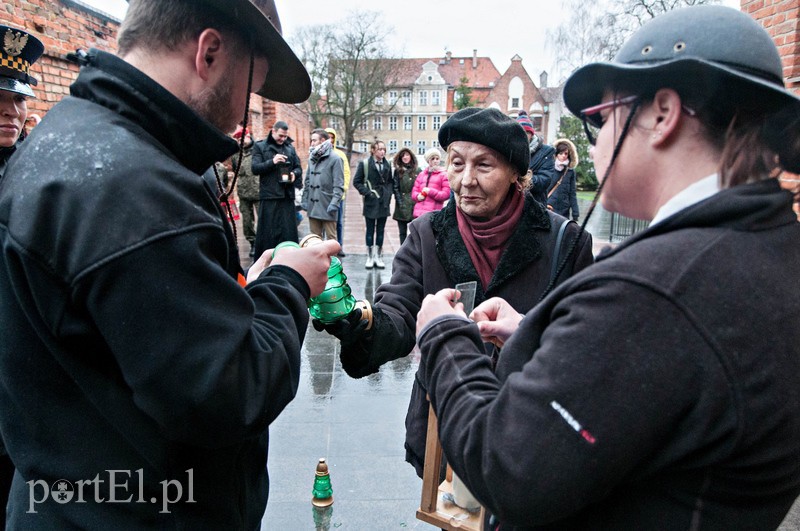  Światełko, które ma dać nadzieję zdjęcie nr 98731