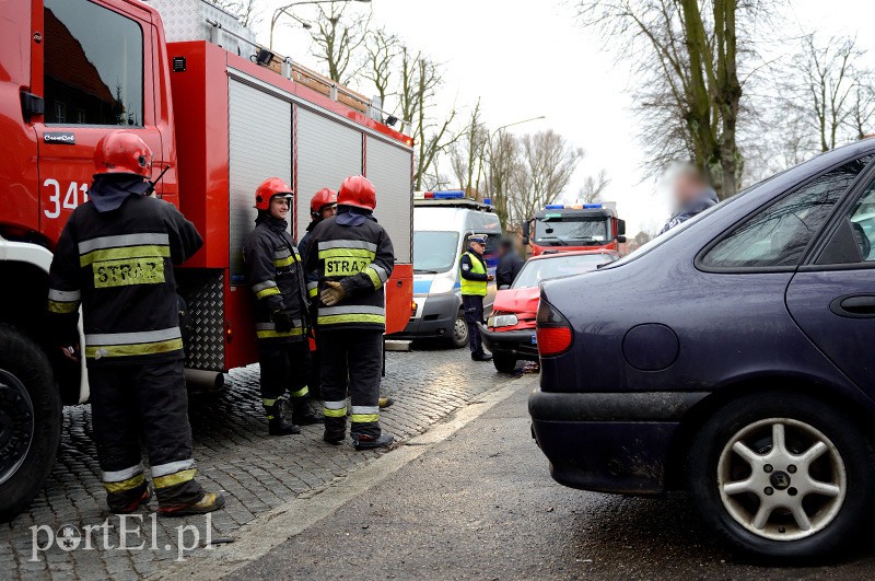 Zderzenie na Królewieckiej: jedna osoba w szpitalu zdjęcie nr 98949