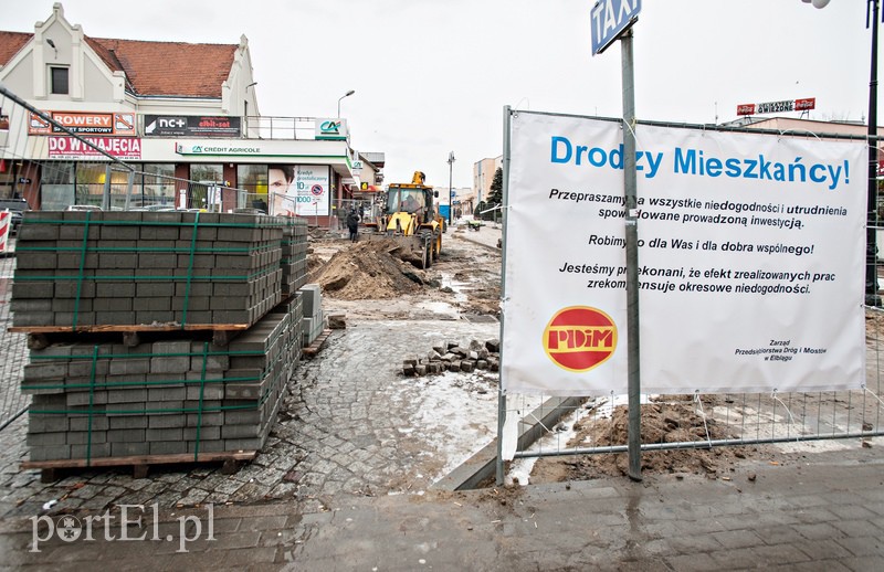 Kabel energetyczny opóźnił prace w pasażu zdjęcie nr 99100