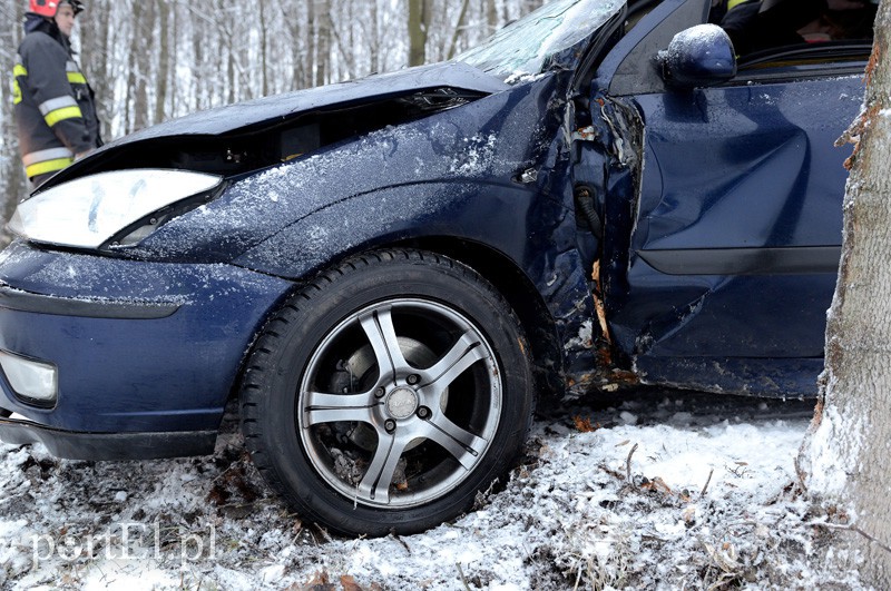 Wypadek na śliskiej drodze nr 509 zdjęcie nr 99934