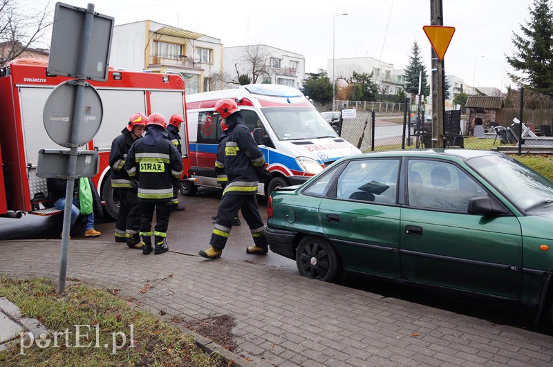 Zderzenie na Bema: karetka przyjechała aż z Młynar! zdjęcie nr 100686