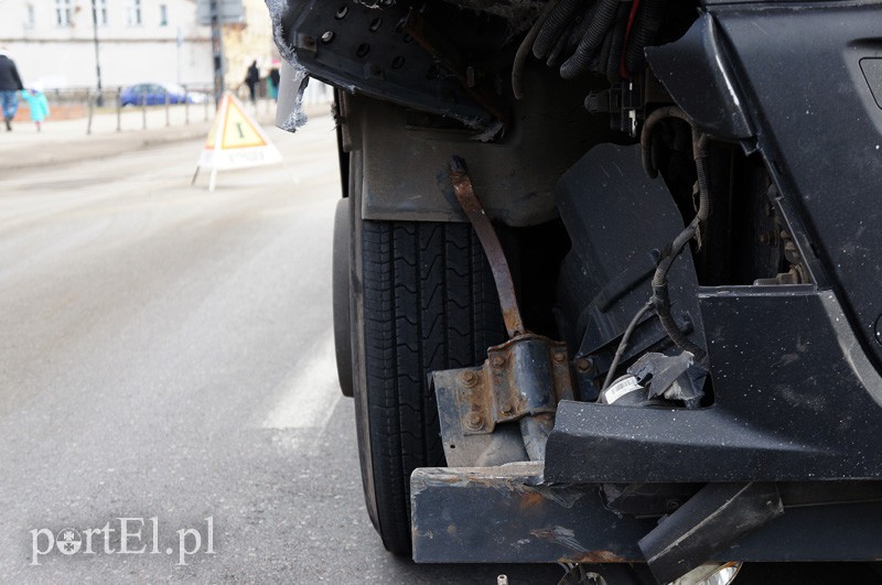 Wypadek na Grunwaldzkiej: dwie osoby w szpitalu zdjęcie nr 101513