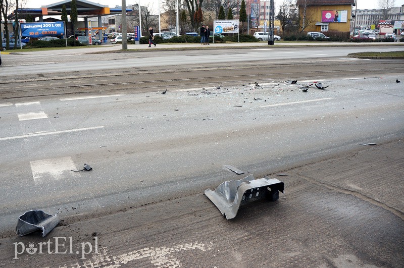 Wypadek na Grunwaldzkiej: dwie osoby w szpitalu zdjęcie nr 101504