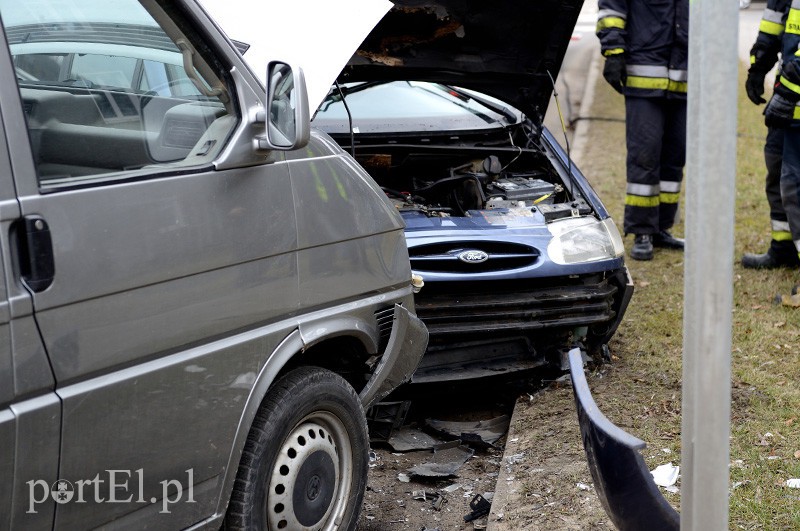 Kolejne zderzenie na feralnym skrzyżowaniu zdjęcie nr 102157