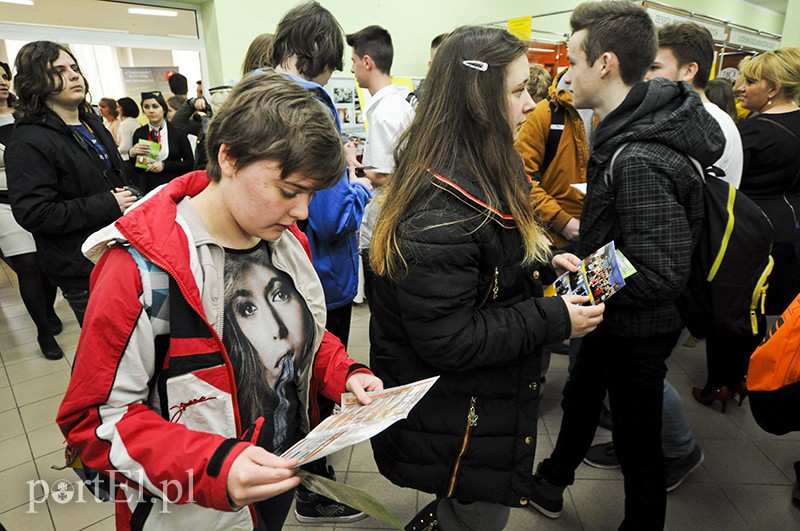 Życiowe wybory elbląskich gimnazjalistów, czyli targów szkół dzień pierwszy zdjęcie nr 102983
