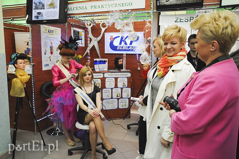 Życiowe wybory elbląskich gimnazjalistów, czyli targów szkół dzień pierwszy zdjęcie nr 102971