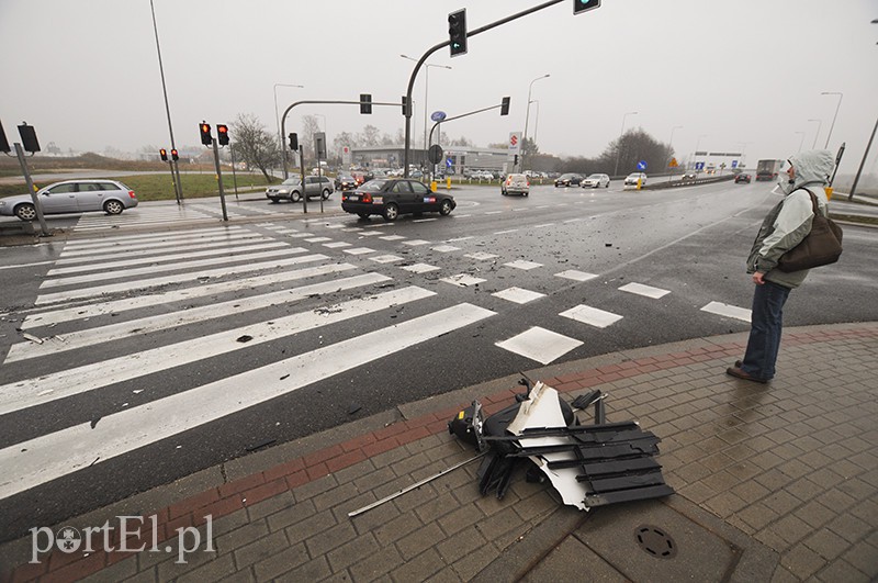 Elbląg  Ciężarówką wjechał w dwa auta