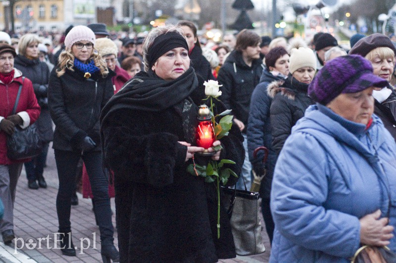 Procesja Drogi Krzyżowej przeszła ulicami miasta zdjęcie nr 103457