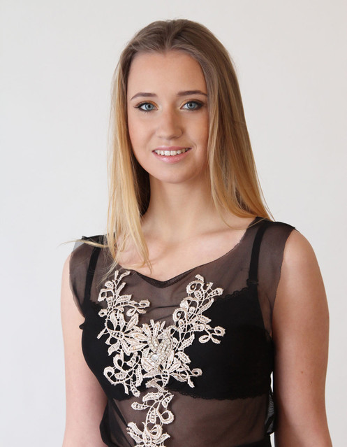 7. Kamila Dworzyńska jest dorosłą finalistką.

Mieszka w Elblągu.
Wzrost: 176 cm;
Wymiary: