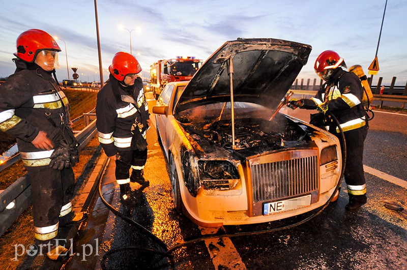  Na obwodnicy płonął "rolls-royce" zdjęcie nr 103711