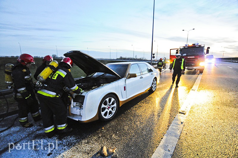  Na obwodnicy płonął "rolls-royce" zdjęcie nr 103706