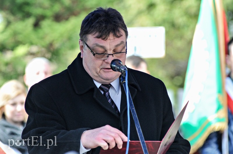 Uroczystości pod krzyżem katyńskim zdjęcie nr 103952