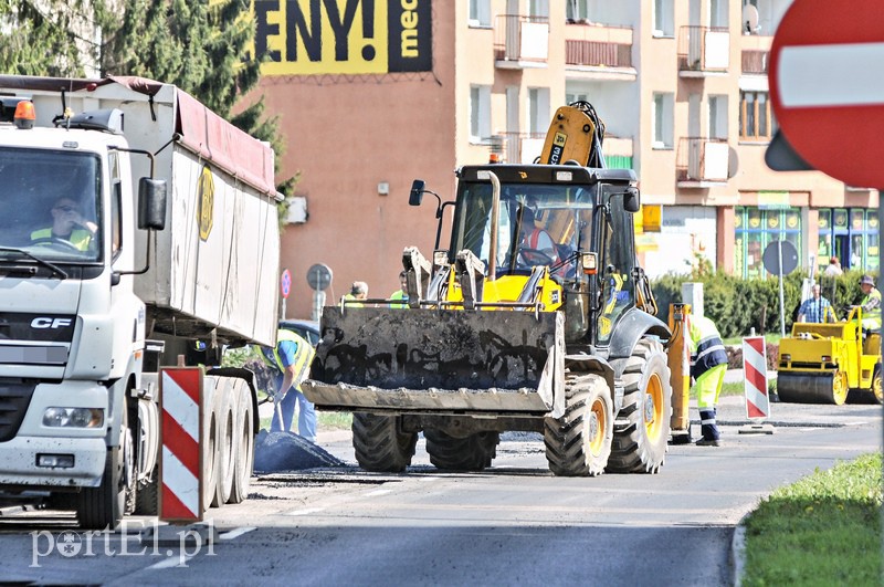 Łatają Dąbka, w kolejce czekają następne ulice zdjęcie nr 105996