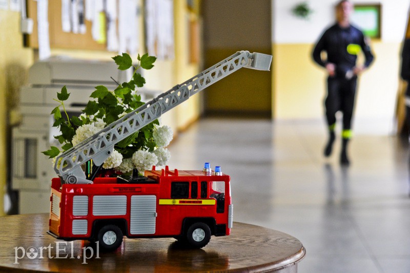  Uczą się, by zostać strażakami zdjęcie nr 107372