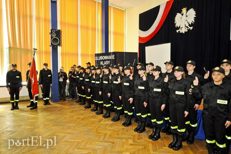  Uczą się, by zostać strażakami zdjęcie nr 107363