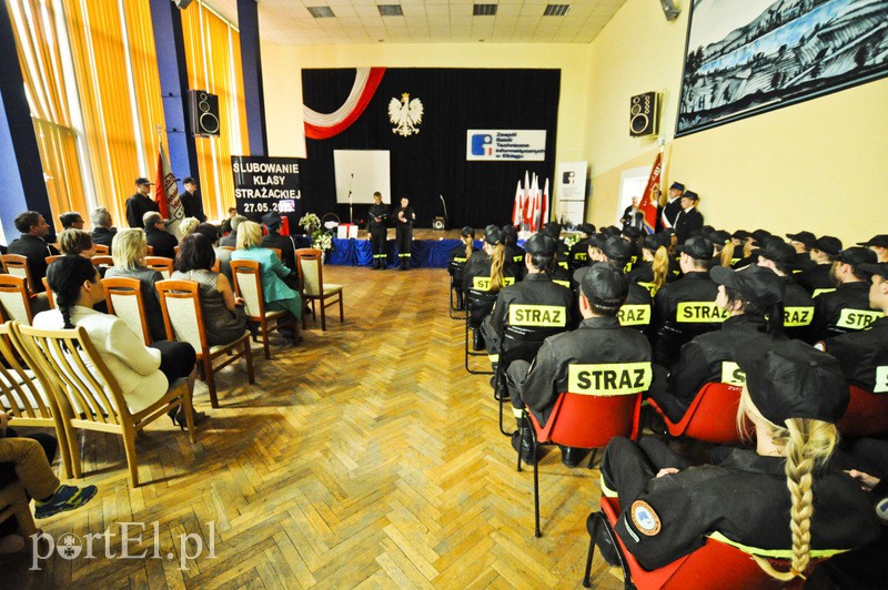  Uczą się, by zostać strażakami zdjęcie nr 107361