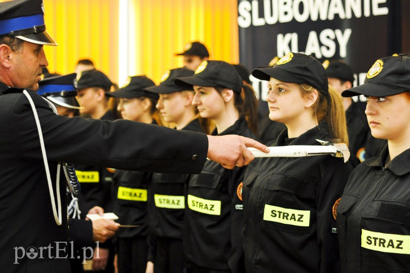  Uczą się, by zostać strażakami zdjęcie nr 107366