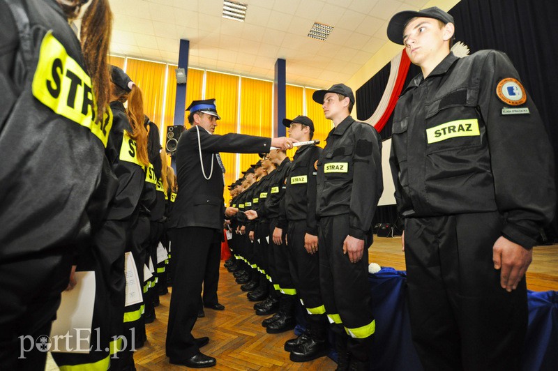  Uczą się, by zostać strażakami zdjęcie nr 107368