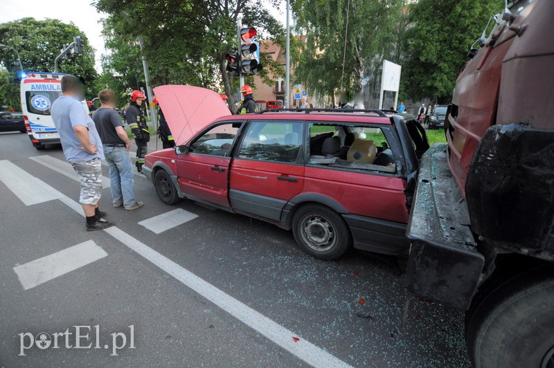  Ciężarówka nie wyhamowała, chłopiec w szpitalu zdjęcie nr 107904