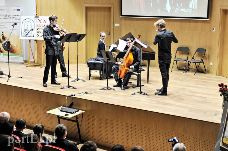 Muzykę dawną znają i grają tu od dawna zdjęcie nr 108994