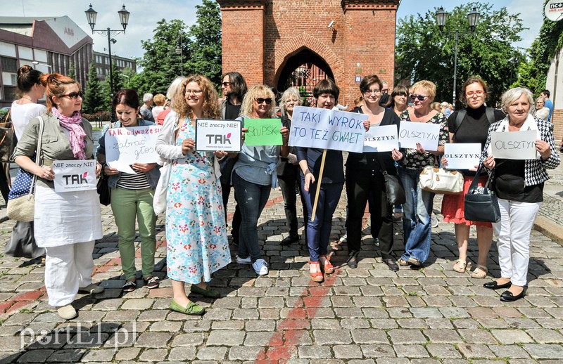 Elbląg Protest w obronie ofiar gwałtów