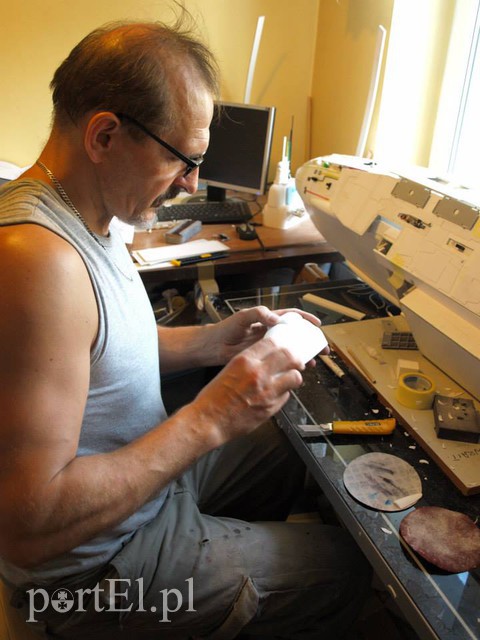 Marek Kulesza przy pracy