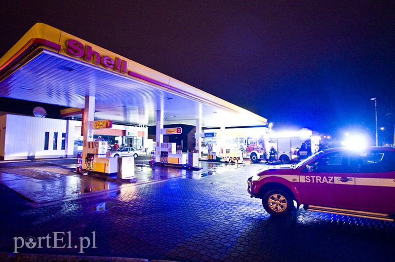 Pożar na stacji paliw zdjęcie nr 117981