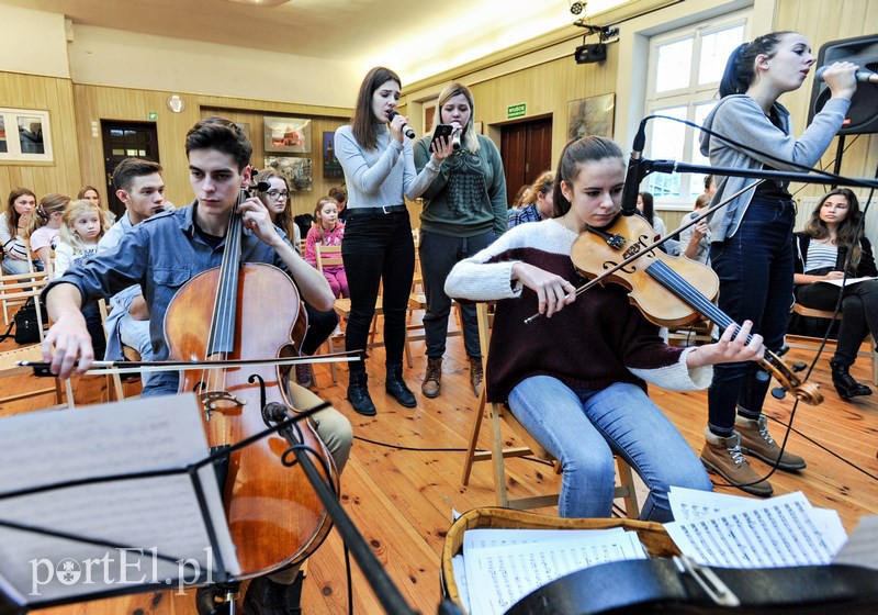  Będą kolędować na znaną i nieznaną nutę zdjęcie nr 117985