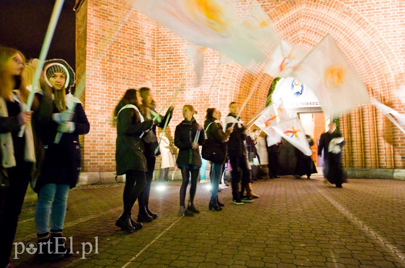  Zbiorowe ściskanie pod katedrą zdjęcie nr 118518