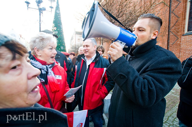 Demonstracja po elbląsku, czyli pikieta KOD zdjęcie nr 118829