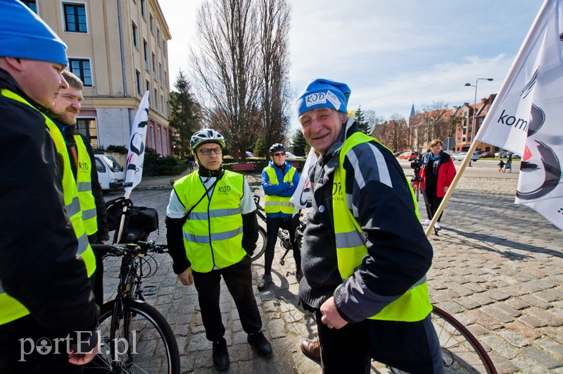 KOD popedałował po podpisy zdjęcie nr 124576