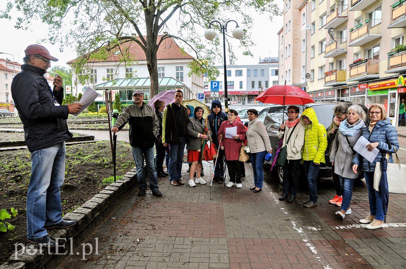 Przyszli do posła, zastali... dwie kartki zdjęcie nr 127977