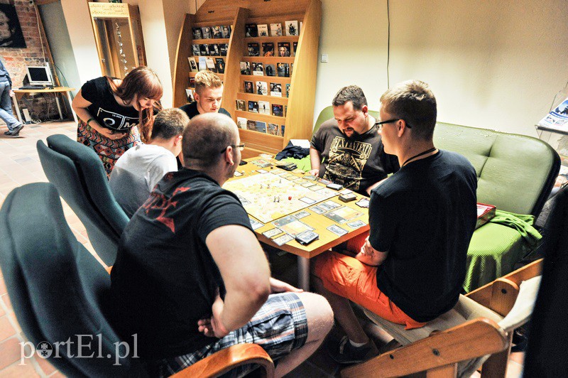 Do biblioteki warto chodzić nocą zdjęcie nr 129458