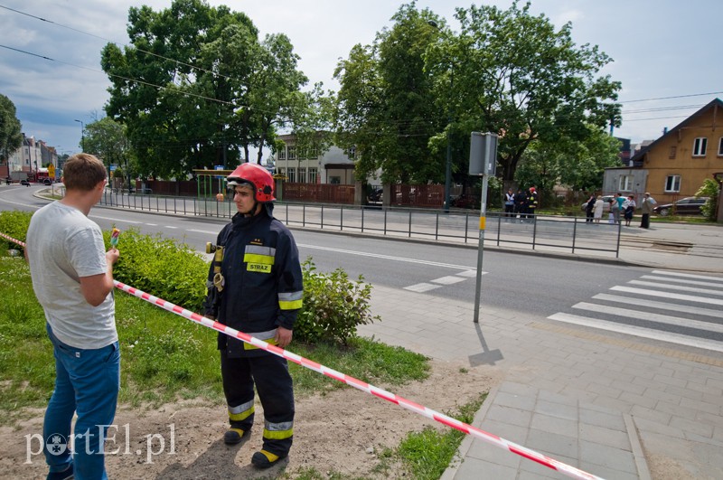 Elbląg  Pirotechnicy sprawdzają sygnały o bombach, urząd gminy ewakuowany