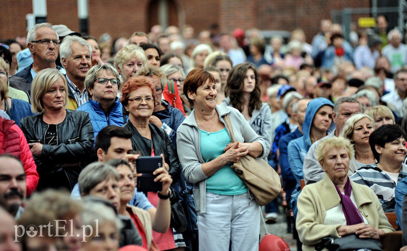 Cygański koncert w deszczu zdjęcie nr 131445