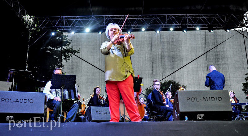 Cygański koncert w deszczu zdjęcie nr 131449