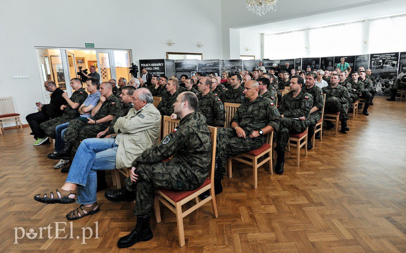 Wystawa w klubie garnizonowym zdjęcie nr 132057