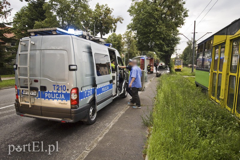  Zderzenie z tramwajem na Grunwaldzkiej zdjęcie nr 132356