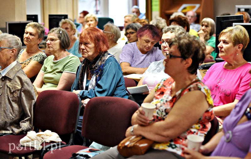 Seniorzy przenieśli się w świat lawendy zdjęcie nr 132370