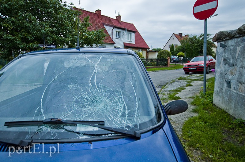  Rowerem pod samochód zdjęcie nr 133926