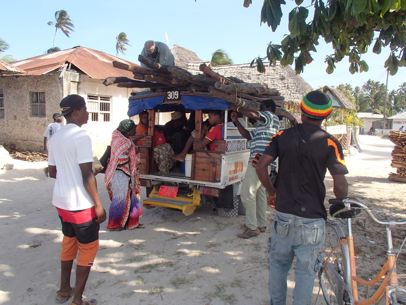 Dalla-dalla, czyli środek komunikacji. Zanzibar.