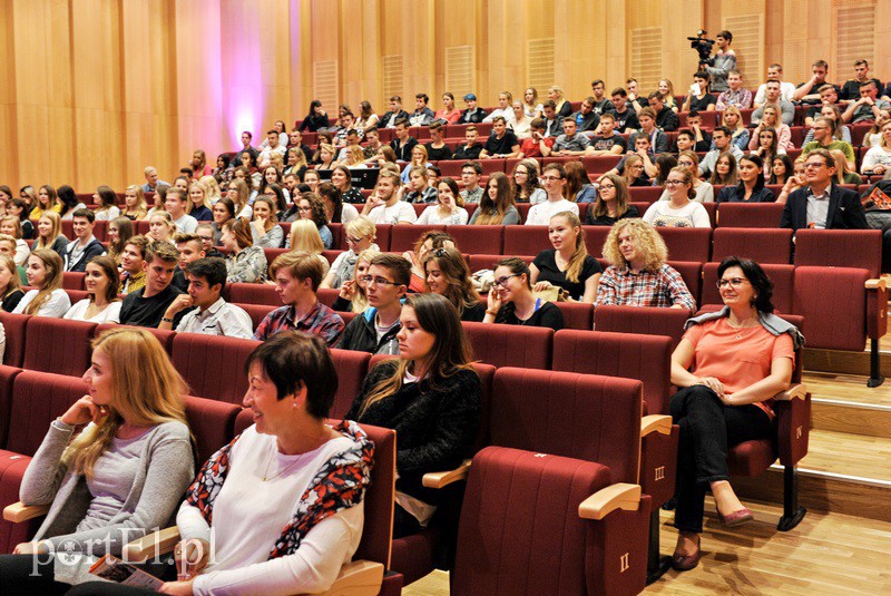 Maturzyści poważnie uzależnią się od muzyki poważnej zdjęcie nr 136413