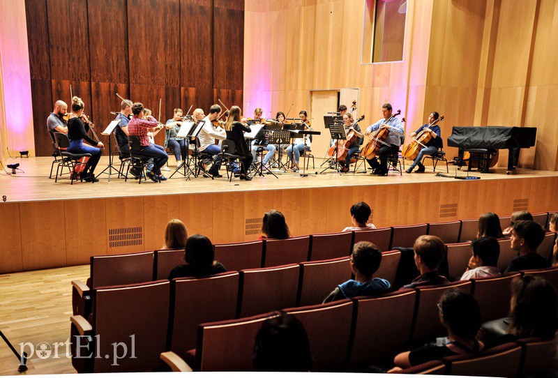Maturzyści poważnie uzależnią się od muzyki poważnej zdjęcie nr 136414