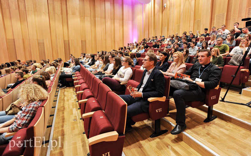 Maturzyści poważnie uzależnią się od muzyki poważnej zdjęcie nr 136409