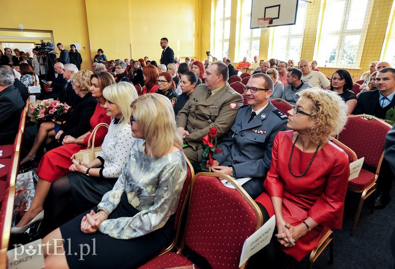 Elbląg Chodzili tu dziadkowie, chodzą wnuki, czyli 70 lat SP 4