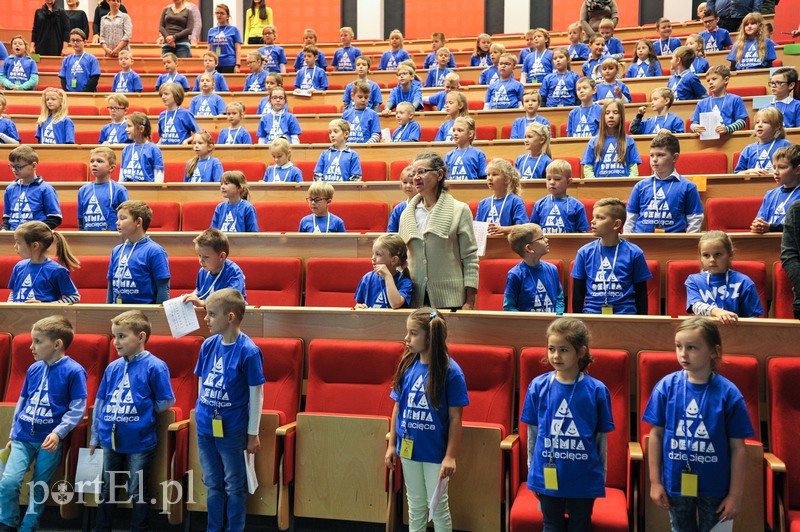 Mali studenci w krainie nauki zdjęcie nr 138630