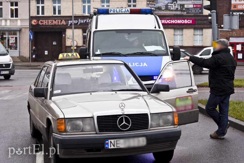 Elbląg Potrącenie na Grunwaldzkiej, 58-latka trafiła do szpitala