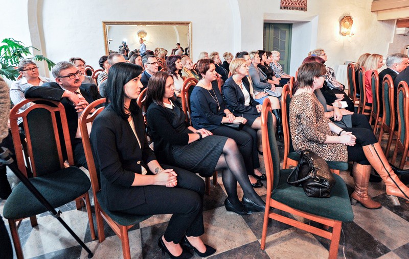 Im jest bliżej do innych ludzi zdjęcie nr 140263