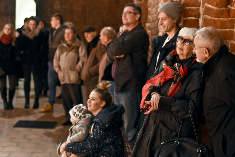 Człowiek człowiekowi... zdjęcie nr 140566