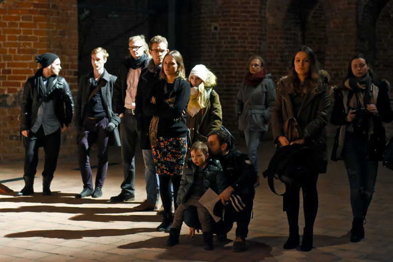 Człowiek człowiekowi... zdjęcie nr 140568